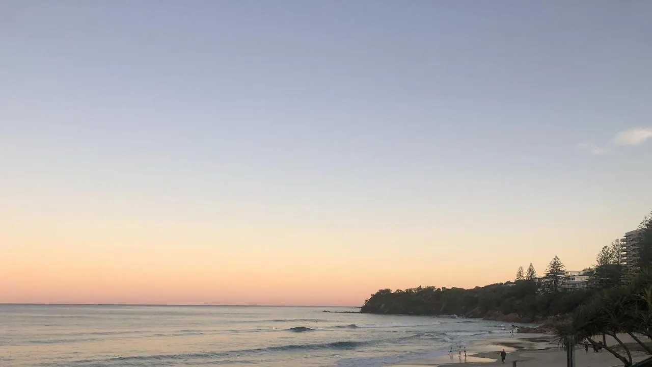Private Outdoor Spa, Fire Pit, Cinema Room - The Cottage Coolum Beach 0*,  Austrálie