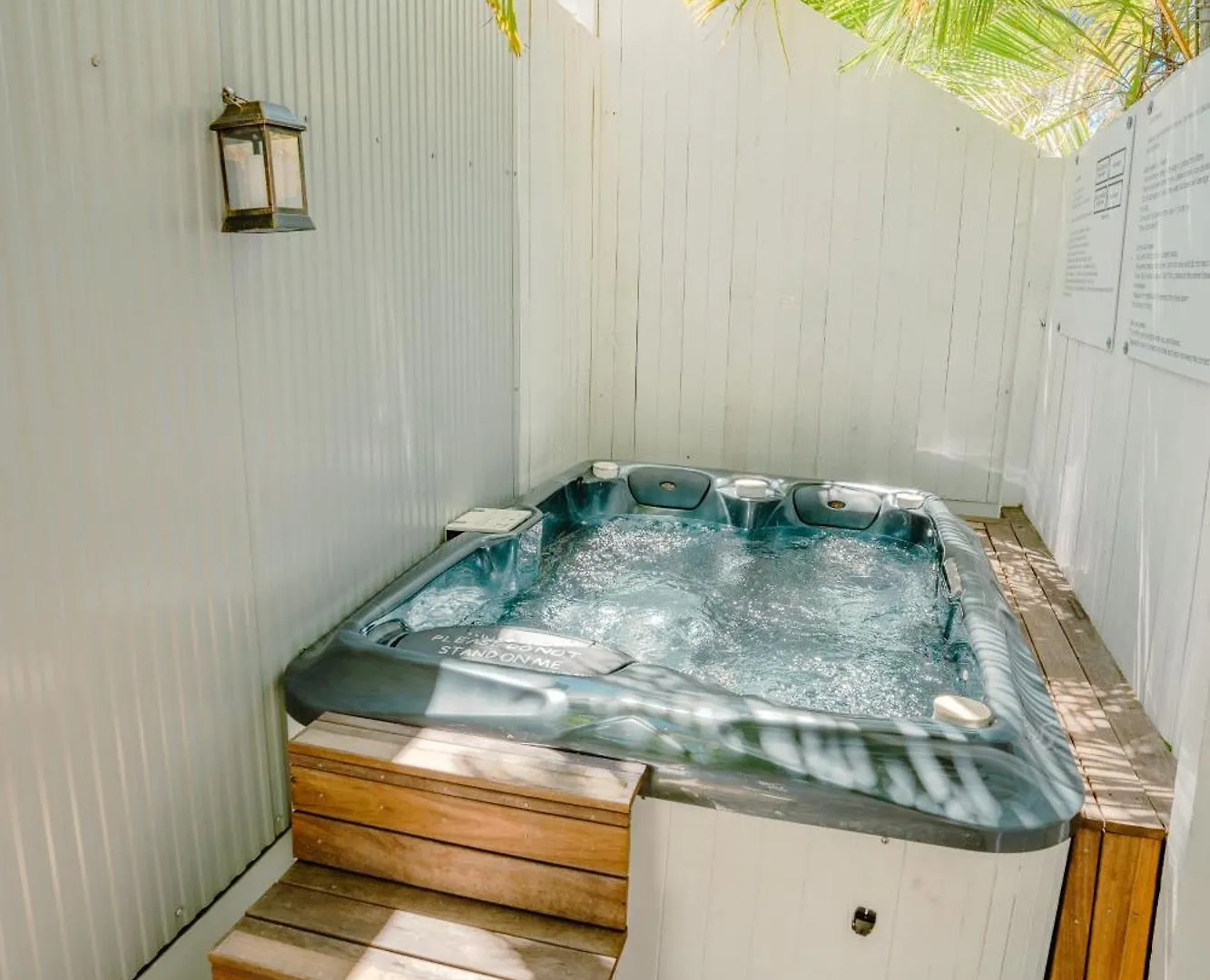Private Outdoor Spa, Fire Pit, Cinema Room - The Cottage Coolum Beach
